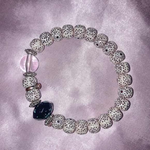Aura pearly bracelet - Picture 1 of 3